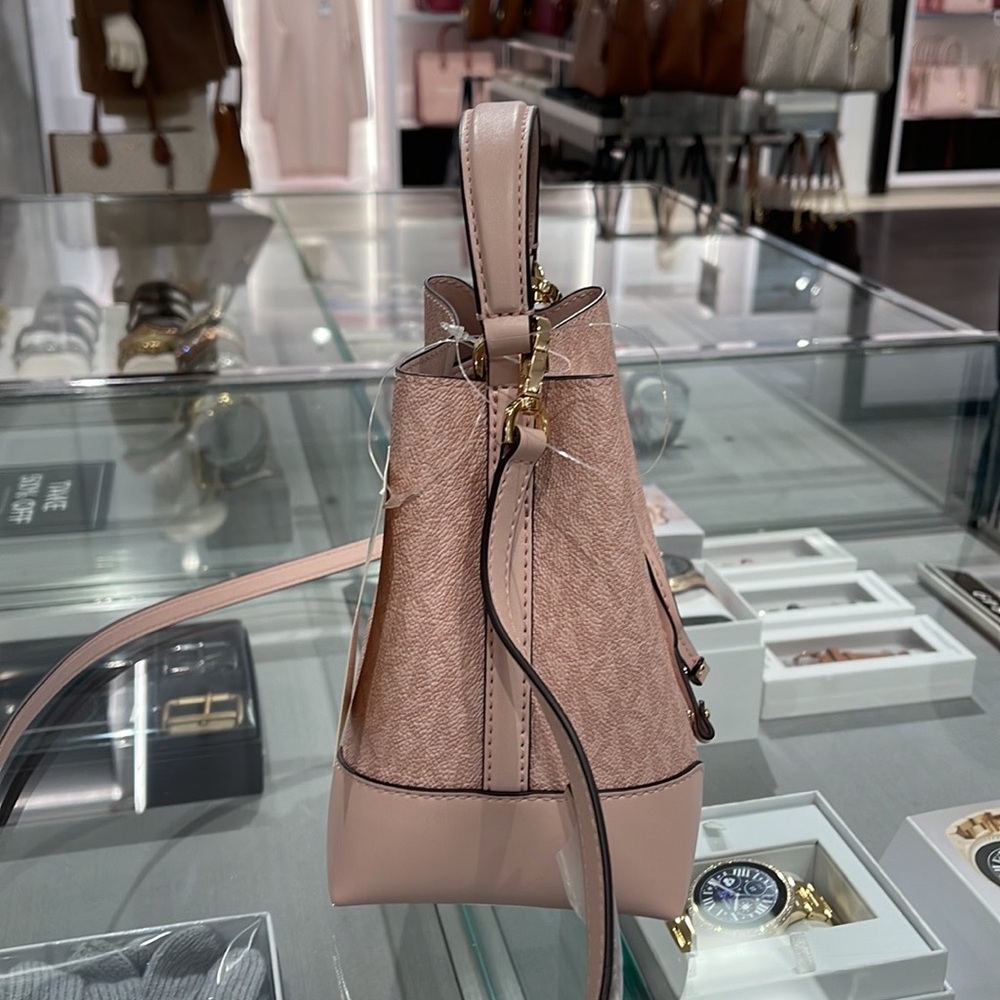 MICHAEL KORS 35F2GM9M1B MERCER SMALL BUCKET DRAWSTRING CROSSBODY
Dk Powder Blush - Picture 3 of 16